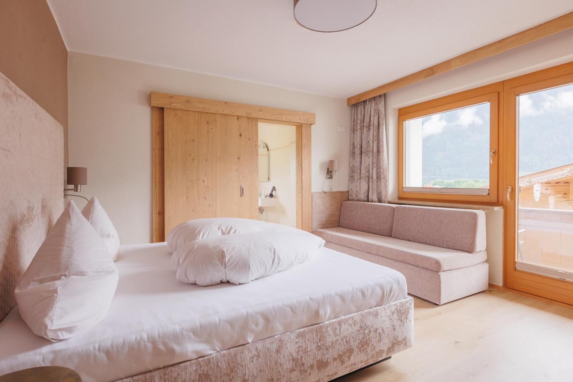 Hin&Weg Das Aparthotel Ried im Zillertal Buitenkant foto