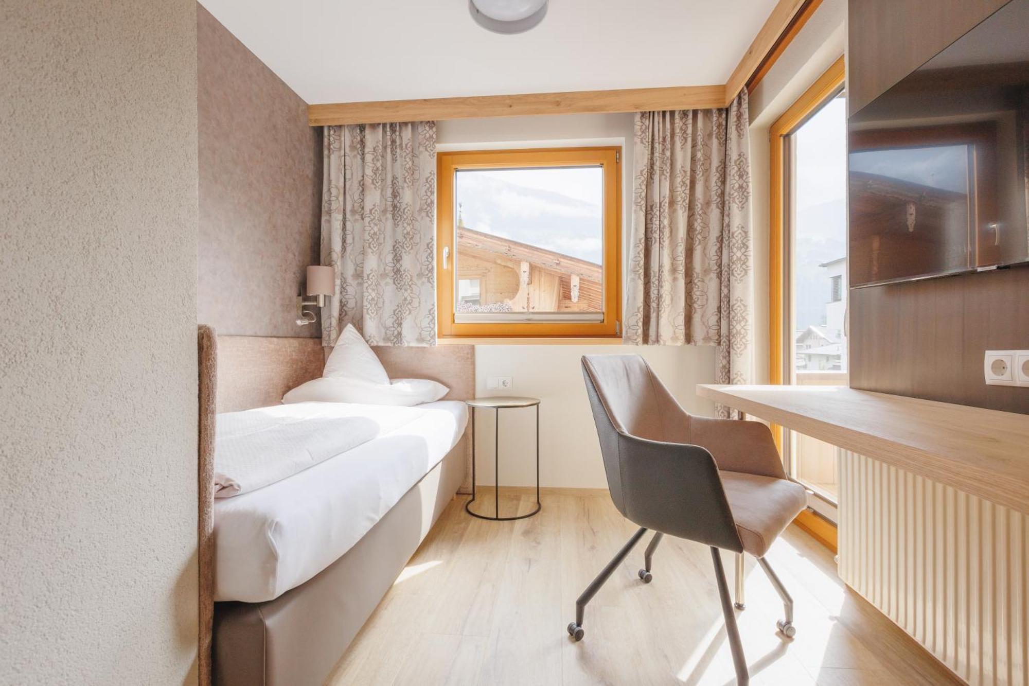 Hin&Weg Das Aparthotel Ried im Zillertal Kamer foto
